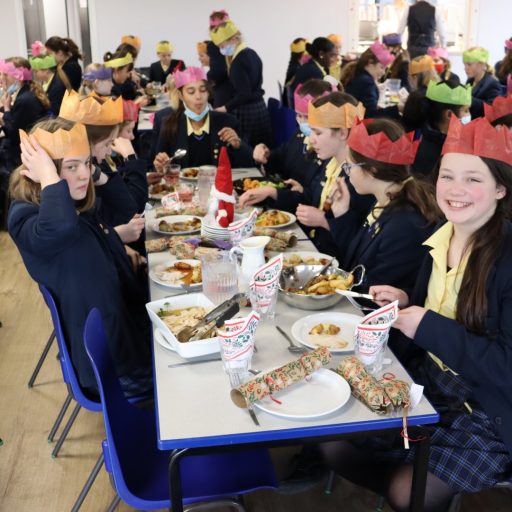 SS Christmas Lunch 2021 (13)