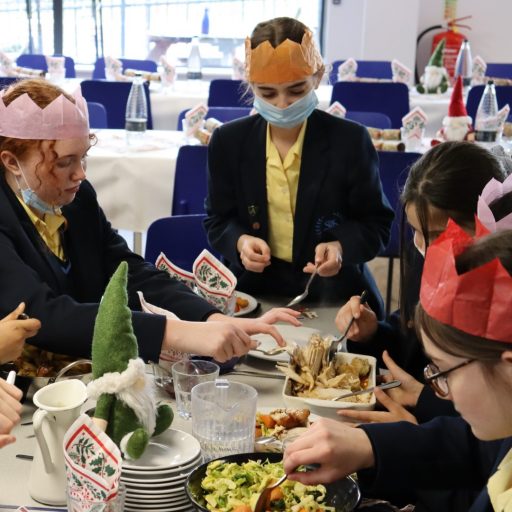 SS Christmas Lunch 2021 (16)