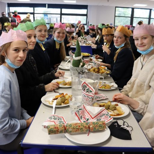 SS Christmas Lunch 2021 (49)