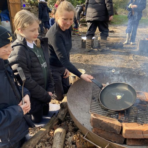 Y6 Forest School Pancakes (15) (Large)